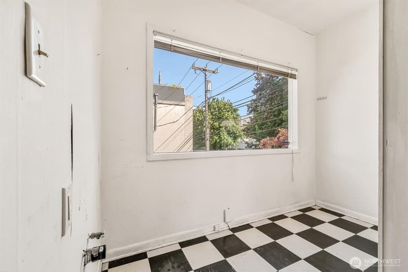Property photo for 700 Warren Avenue N, Seattle photo 14
