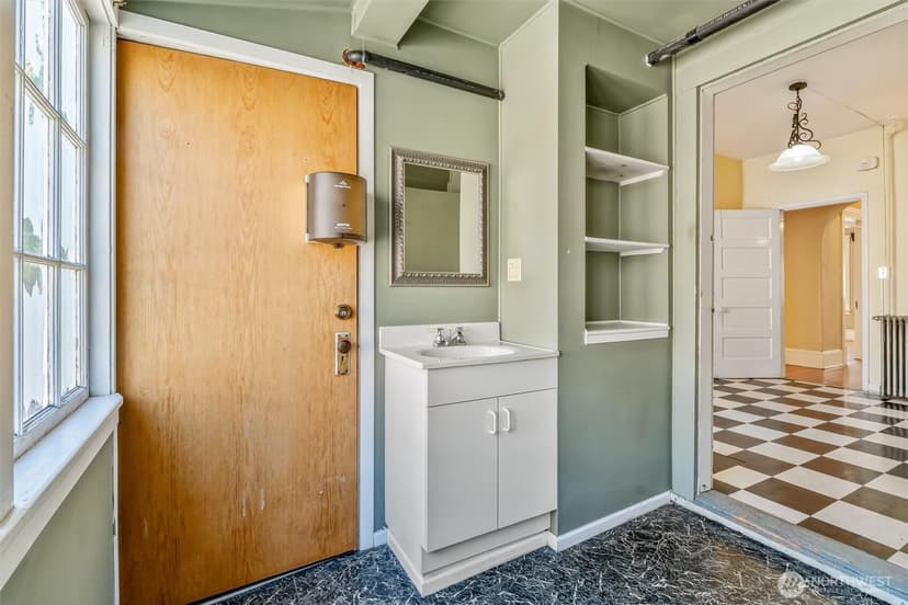 Property photo for 700 Warren Avenue N, Seattle photo 16