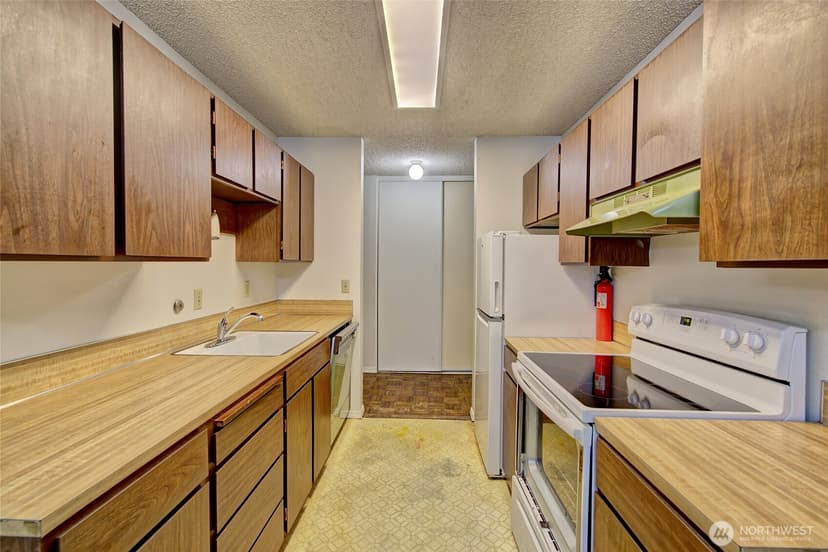 Property photo for 10459 Des Moines Memorial Drive S #305, Seattle photo 5