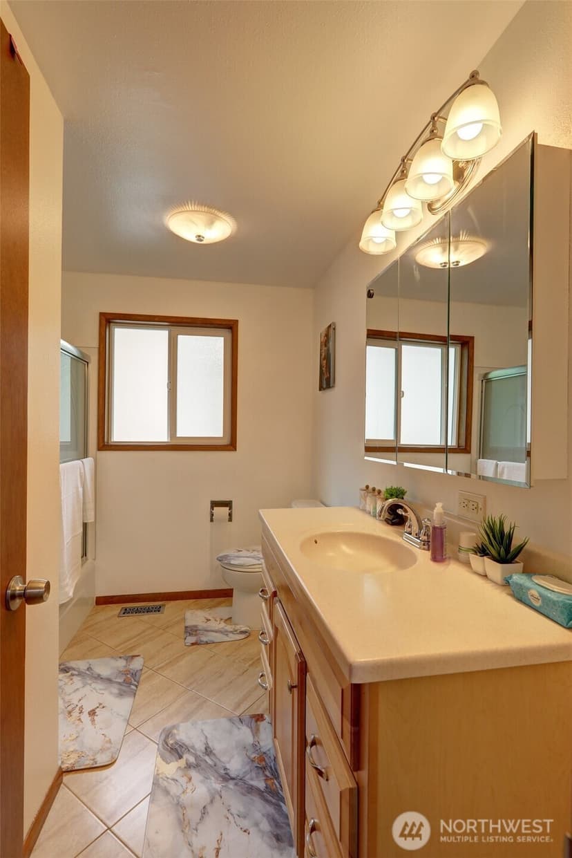 Property photo for 7820 NE 195th Street, Kenmore photo 19