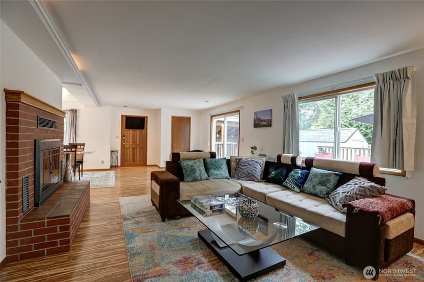 Property photo for 7820 NE 195th Street, Kenmore photo 3