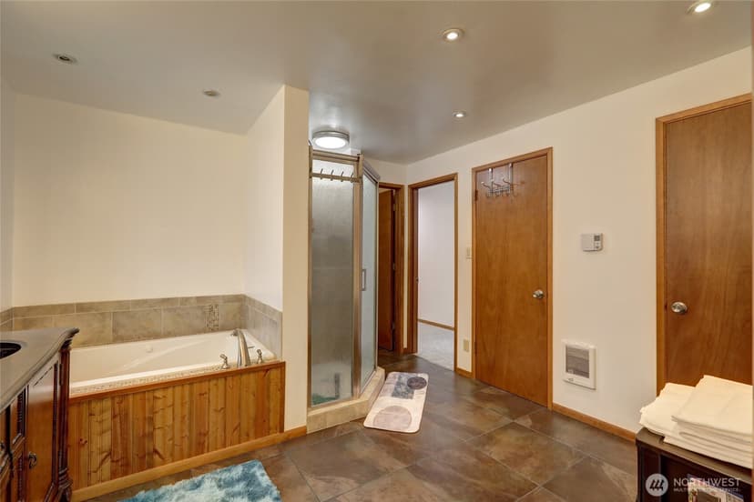 Property photo for 7820 NE 195th Street, Kenmore photo 12