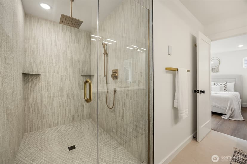 Property photo for 1502 N 100th Street, Seattle photo 12