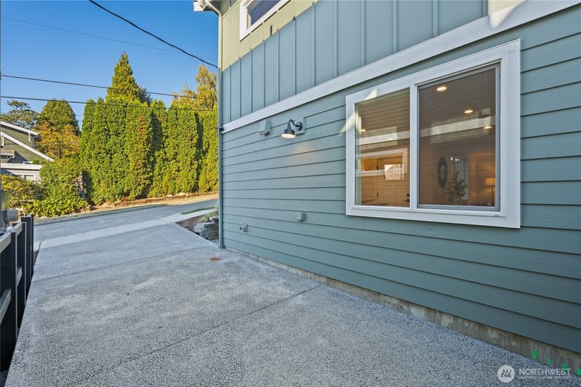 Property photo for 261 NW 42nd Avenue, Seattle photo 35