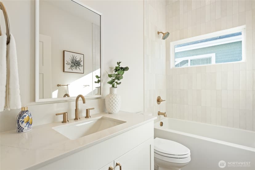 Property photo for 261 NW 42nd Avenue, Seattle photo 33