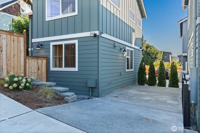 Property photo for 261 NW 42nd Avenue, Seattle photo 5