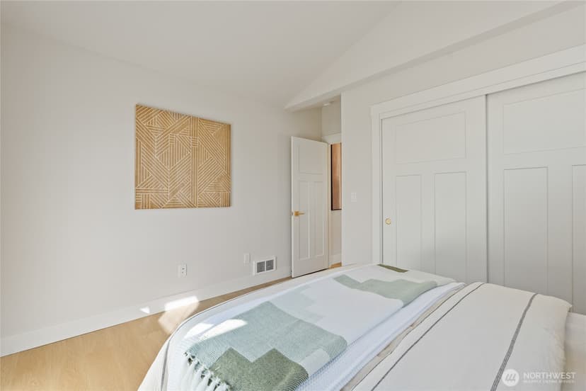 Property photo for 261 NW 42nd Avenue, Seattle photo 32