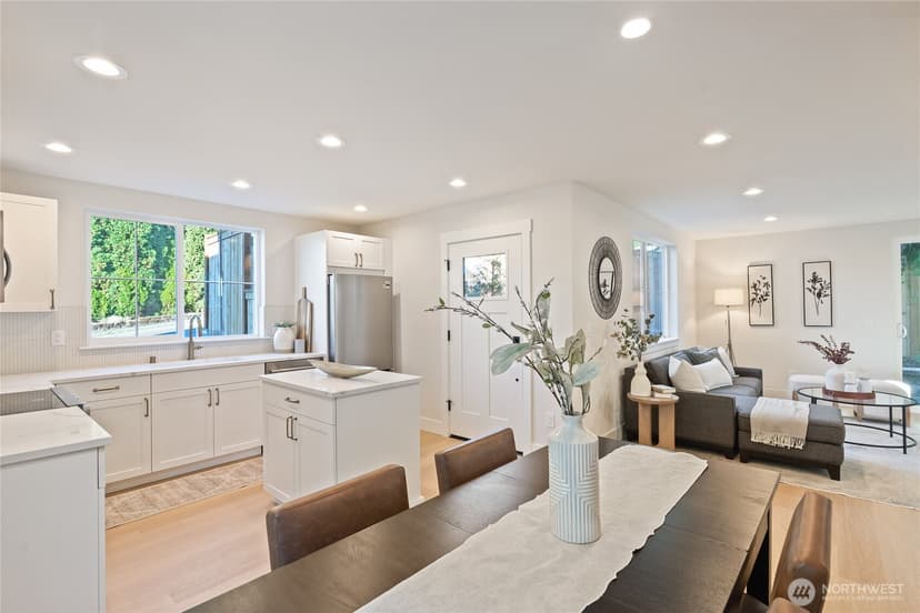 Property photo for 261 NW 42nd Avenue, Seattle photo 15