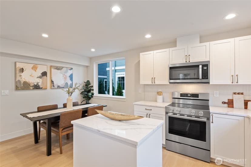 Property photo for 261 NW 42nd Avenue, Seattle photo 11