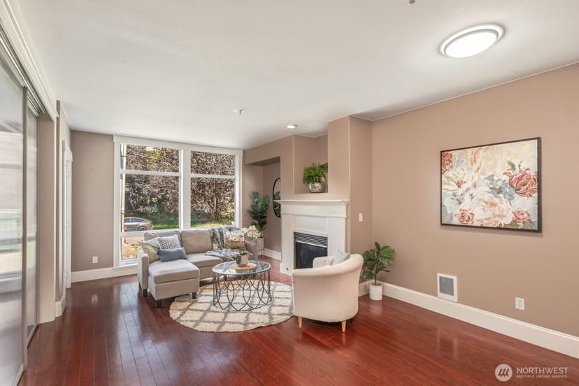Property photo for 3221 SW Avalon Way #201, Seattle photo 4