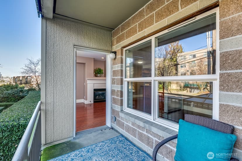 Property photo for 3221 SW Avalon Way #201, Seattle photo 24