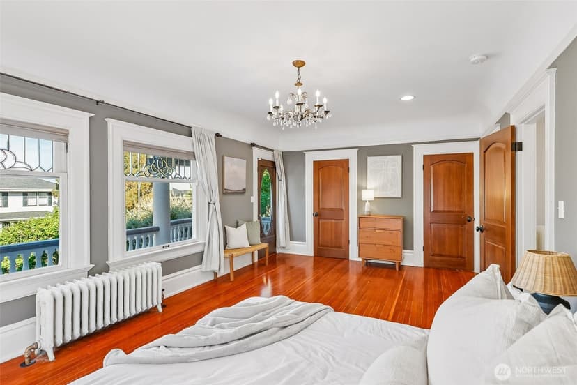 Property photo for 5260 16th Avenue NE, Seattle photo 25