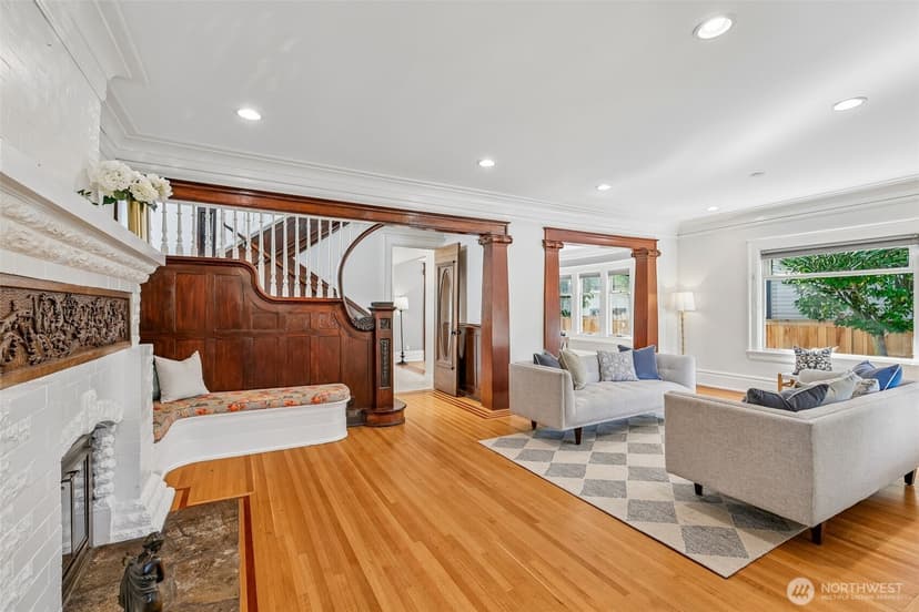 Property photo for 5260 16th Avenue NE, Seattle photo 5