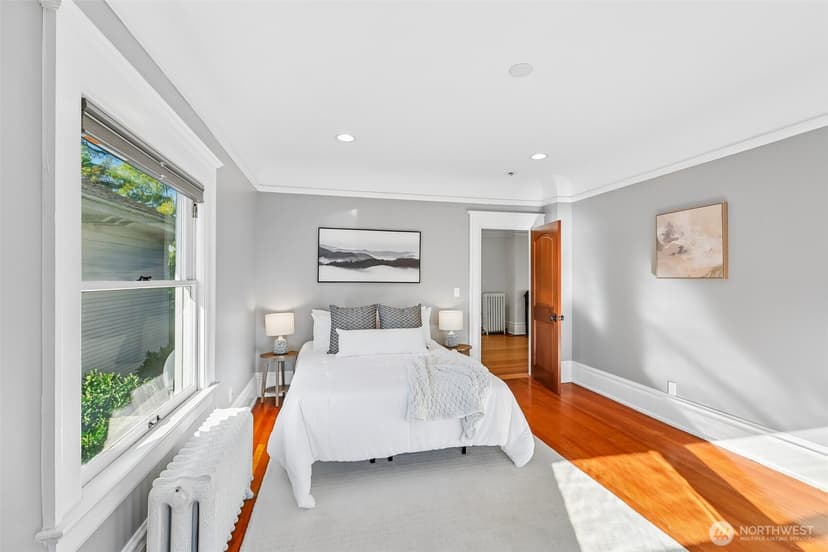 Property photo for 5260 16th Avenue NE, Seattle photo 18