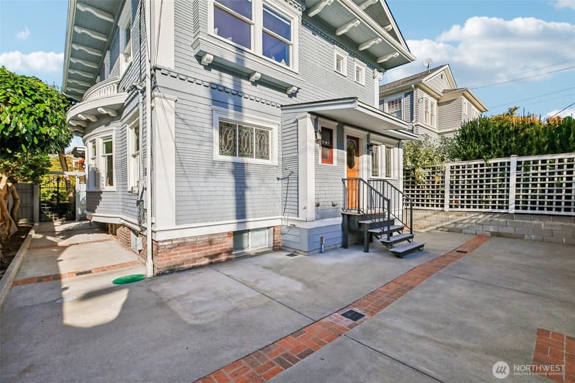 Property photo for 5260 16th Avenue NE, Seattle photo 35