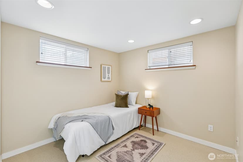 Property photo for 5260 16th Avenue NE, Seattle photo 31