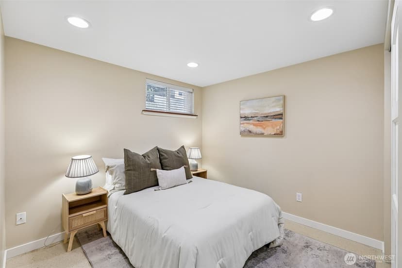 Property photo for 5260 16th Avenue NE, Seattle photo 33