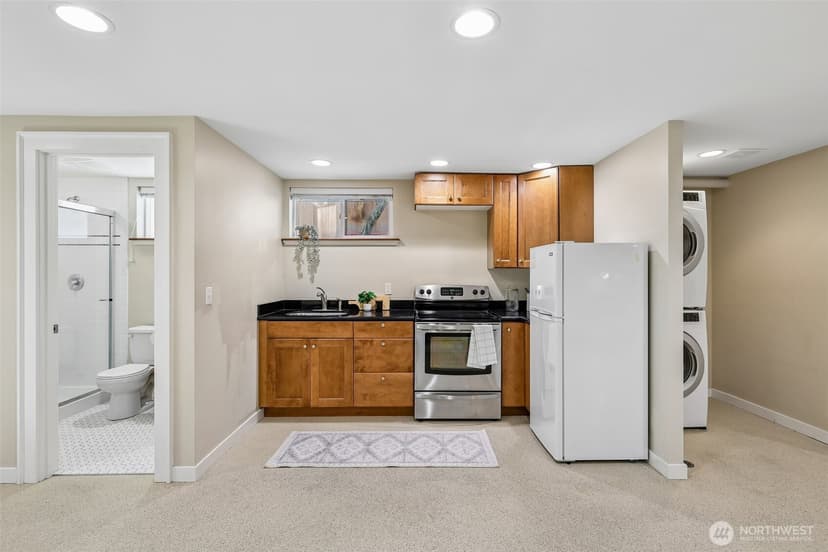 Property photo for 5260 16th Avenue NE, Seattle photo 28