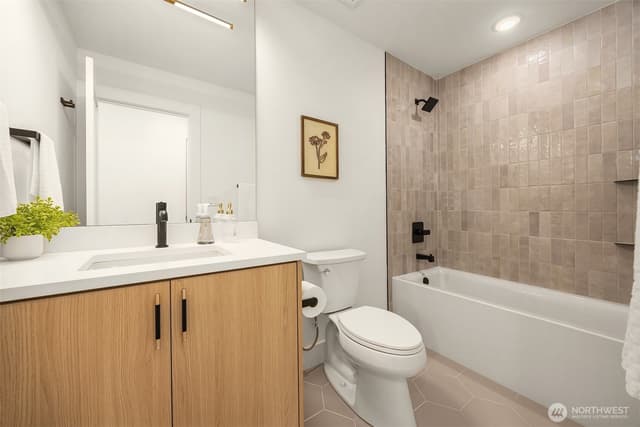 Property photo for 1504 N 100th Street, Seattle photo 3