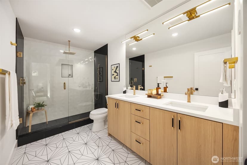Property photo for 1504 N 100th Street, Seattle photo 10