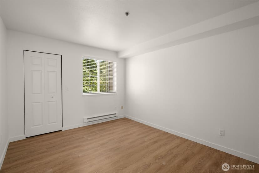 Property photo for 2600 118th Avenue SE #4-101, Bellevue photo 11