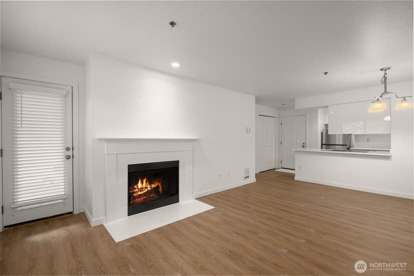 Property photo for 2600 118th Avenue SE #4-101, Bellevue photo 7