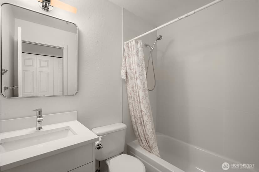 Property photo for 2600 118th Avenue SE #4-101, Bellevue photo 10