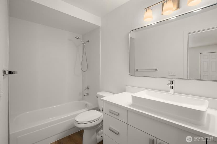 Property photo for 2600 118th Avenue SE #4-101, Bellevue photo 12