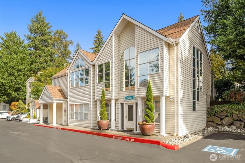 Property photo for 2600 118th Avenue SE #4-101, Bellevue photo 2