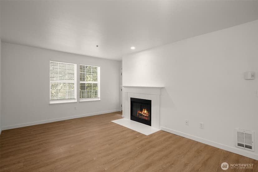 Property photo for 2600 118th Avenue SE #4-101, Bellevue photo 6