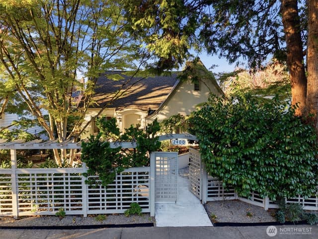 Property photo for 2400 E Roanoke Street, Seattle