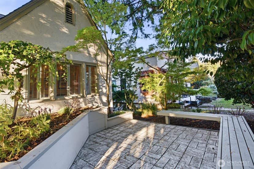 Property photo for 2400 E Roanoke Street, Seattle photo 33