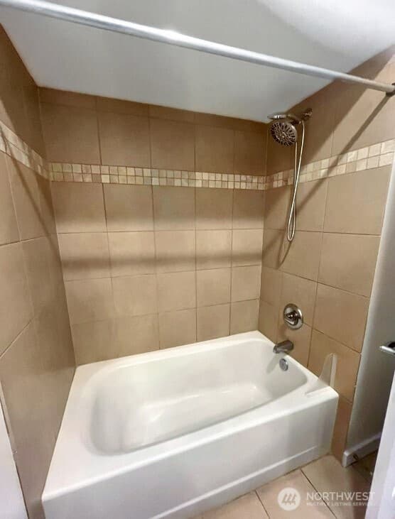 Property photo for 211 Kirkland Avenue #519, Kirkland photo 8