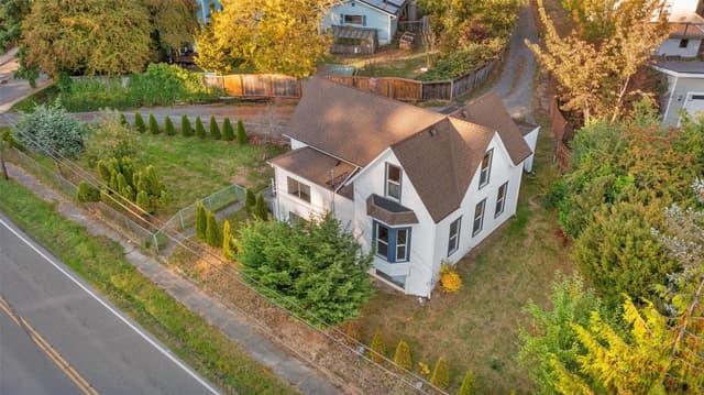 Property photo for 1820 2nd Street, Snohomish photo 2
