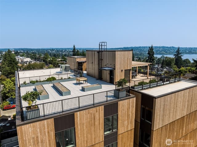 Property photo for 6109 Phinney Avenue N #505, Seattle photo 2