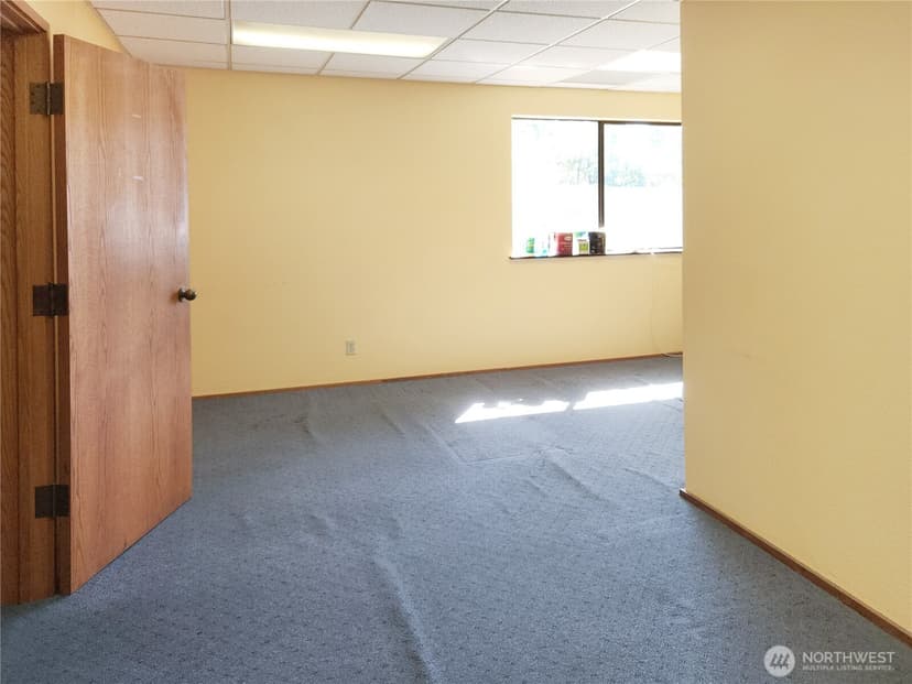 Property photo for 520 E Whidbey Avenue #205, Oak Harbor photo 4