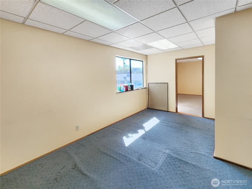 Property photo for 520 E Whidbey Avenue #205, Oak Harbor photo 5