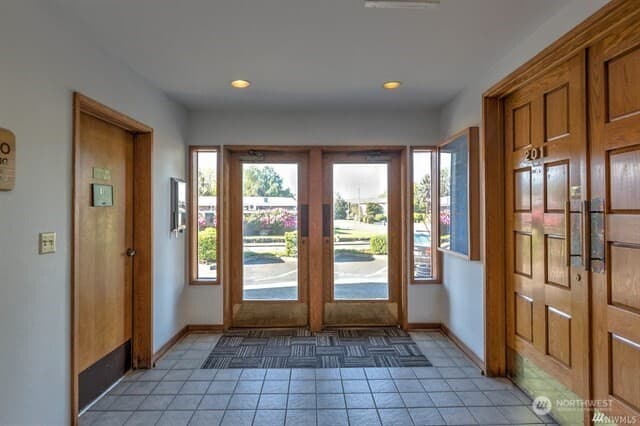 Property photo for 520 E Whidbey Avenue #205, Oak Harbor photo 3