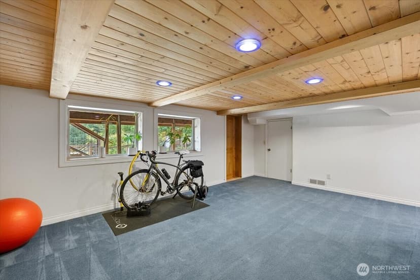 Property photo for 17024 32nd Avenue NE, Lake Forest Park photo 21