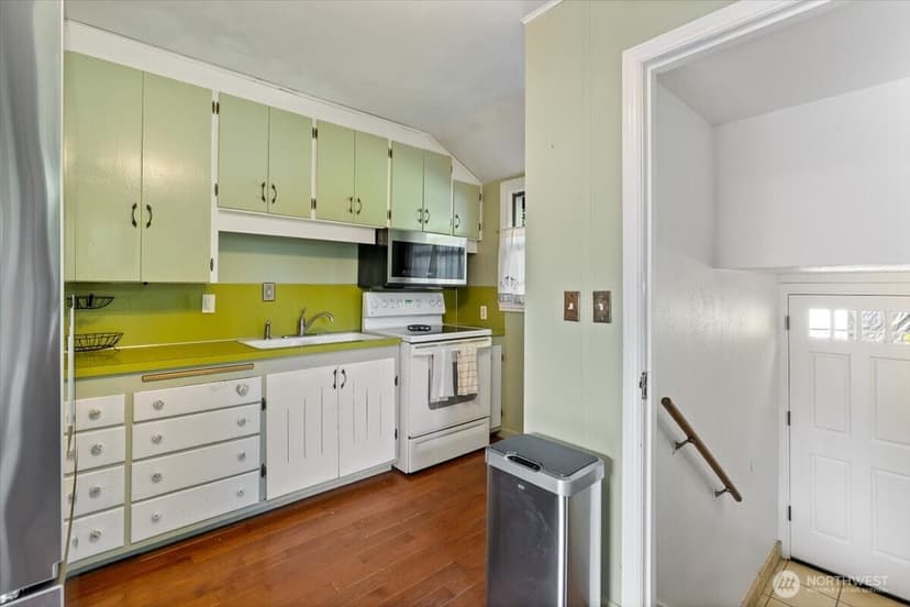Property photo for 17024 32nd Avenue NE, Lake Forest Park photo 15