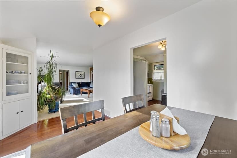 Property photo for 17024 32nd Avenue NE, Lake Forest Park photo 14