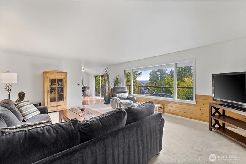 Property photo for 17024 32nd Avenue NE, Lake Forest Park photo 8