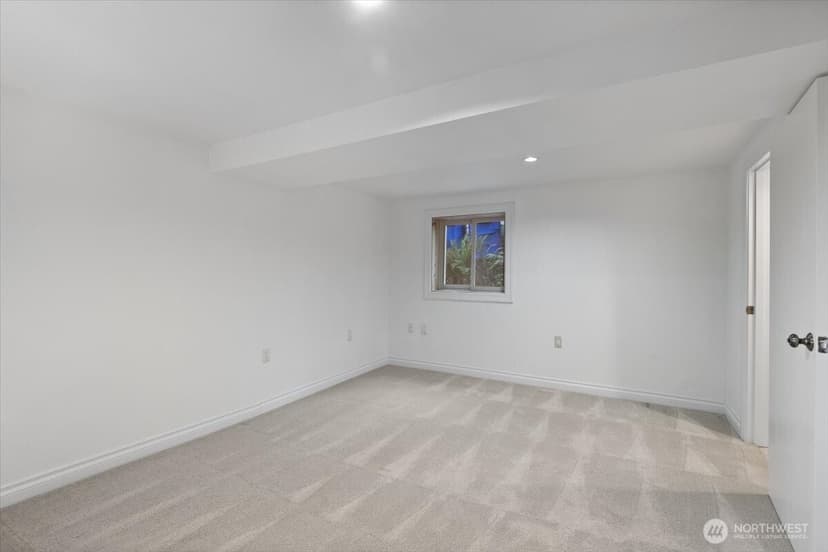 Property photo for 17024 32nd Avenue NE, Lake Forest Park photo 24