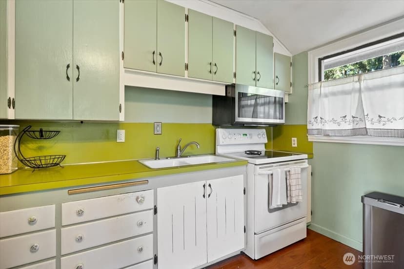 Property photo for 17024 32nd Avenue NE, Lake Forest Park photo 16