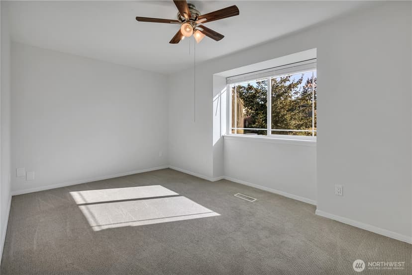 Property photo for 10313 97th Street SW, Lakewood photo 22