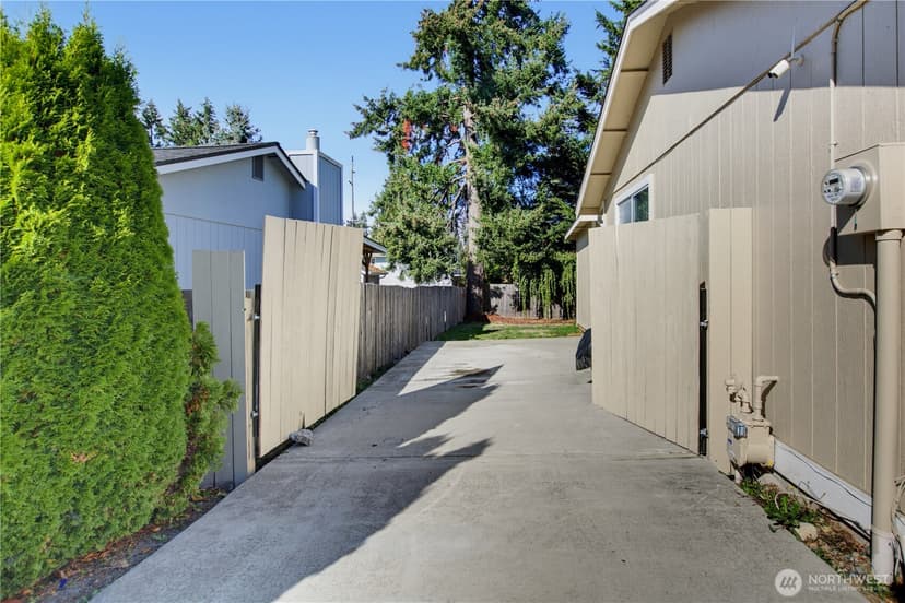 Property photo for 10313 97th Street SW, Lakewood photo 35