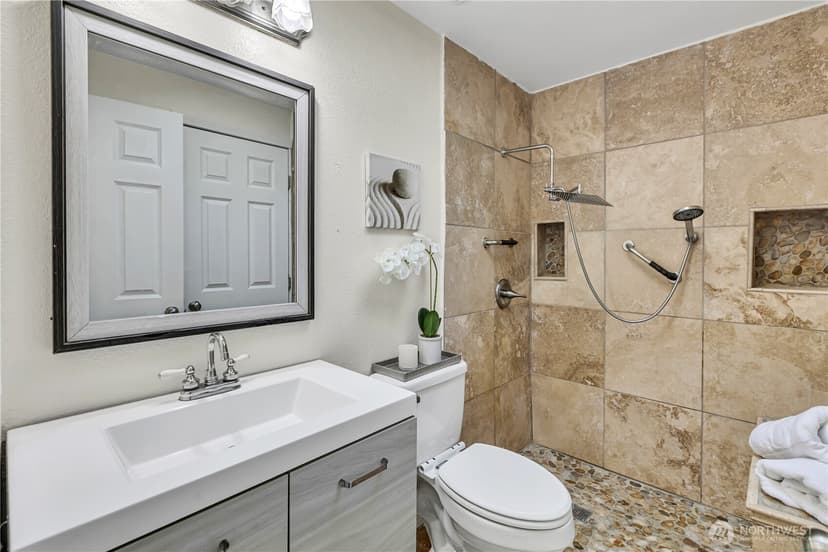 Property photo for 10313 97th Street SW, Lakewood photo 20