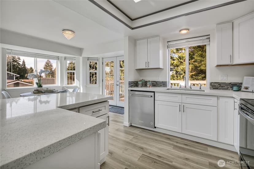 Property photo for 10313 97th Street SW, Lakewood photo 15