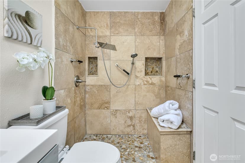 Property photo for 10313 97th Street SW, Lakewood photo 21