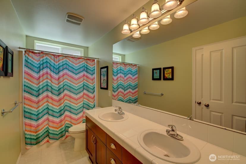 Property photo for 2140 NW Far Country Lane, Issaquah photo 32
